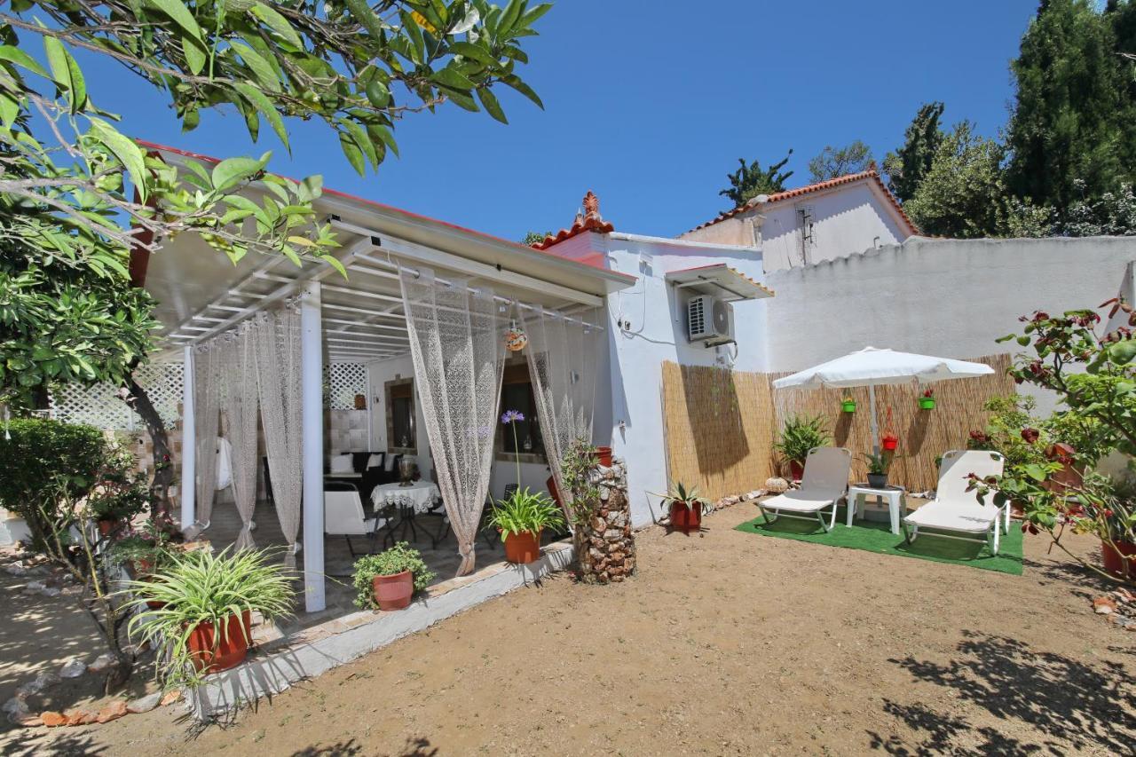 Vasia'S Small Villa Skopelos Town Exterior photo