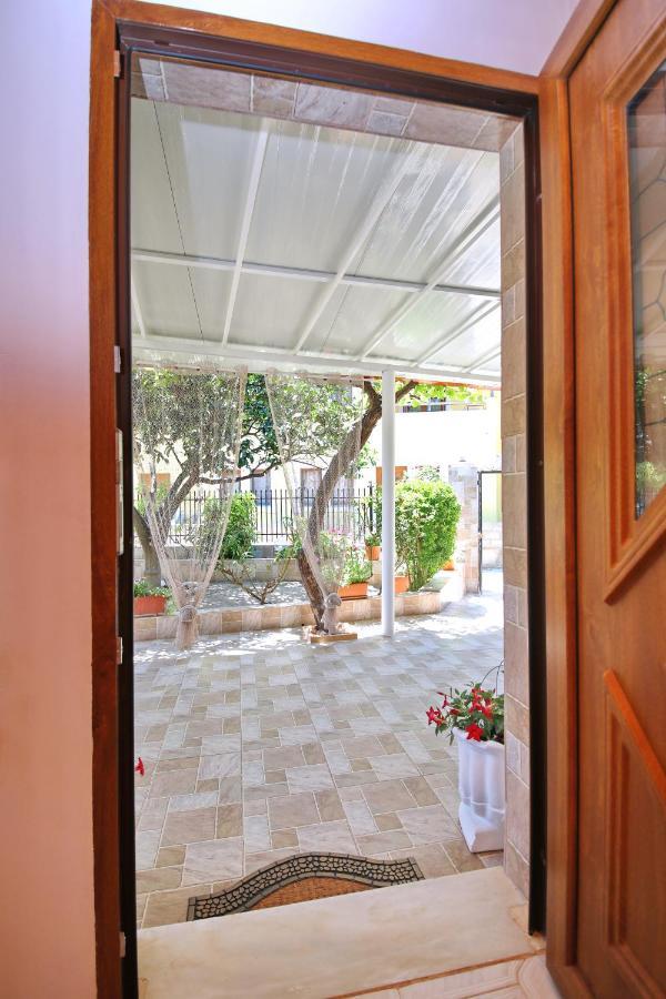 Vasia'S Small Villa Skopelos Town Exterior photo